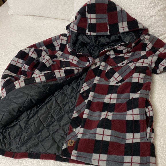 NWOT Man’s Legendary Whitetails Plaid & Quilted Jacket - Picture 7 of 15
